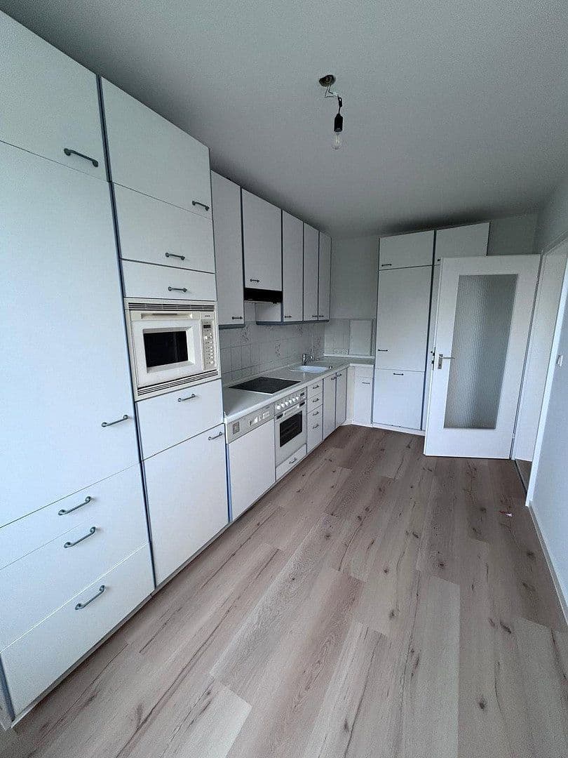 Prenájom bytu 3-izbový 76 m², Pestalozzistraße 1, Germering, Bavorsko Prenájom bytu 3-izbový 76 m², Pestalozzistraße 1, Germering, Bavorsko
