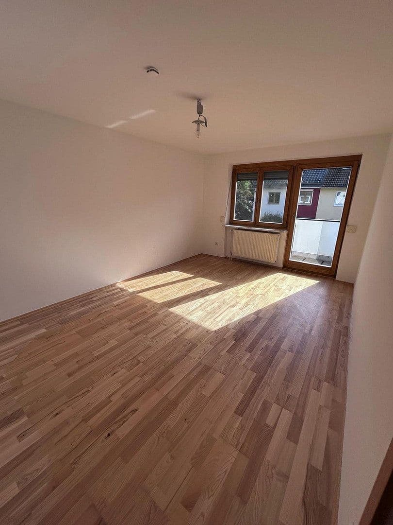Prenájom domu 142 m², pozemok 169 m², Blütenstraße 27, Puchheim, Bavorsko Prenájom domu 142 m², pozemok 169 m², Blütenstraße 27, Puchheim, Bavorsko