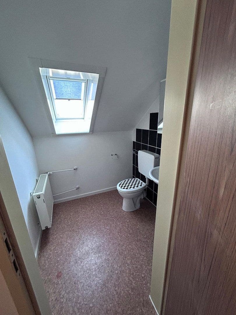 Prenájom domu 142 m², pozemok 169 m², Blütenstraße 27, Puchheim, Bavorsko Prenájom domu 142 m², pozemok 169 m², Blütenstraße 27, Puchheim, Bavorsko
