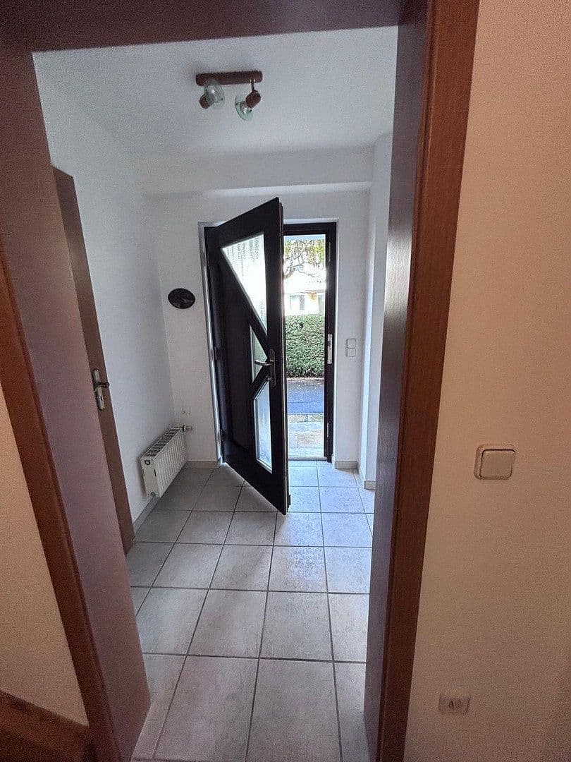 Prenájom domu 142 m², pozemok 169 m², Blütenstraße 27, Puchheim, Bavorsko Prenájom domu 142 m², pozemok 169 m², Blütenstraße 27, Puchheim, Bavorsko
