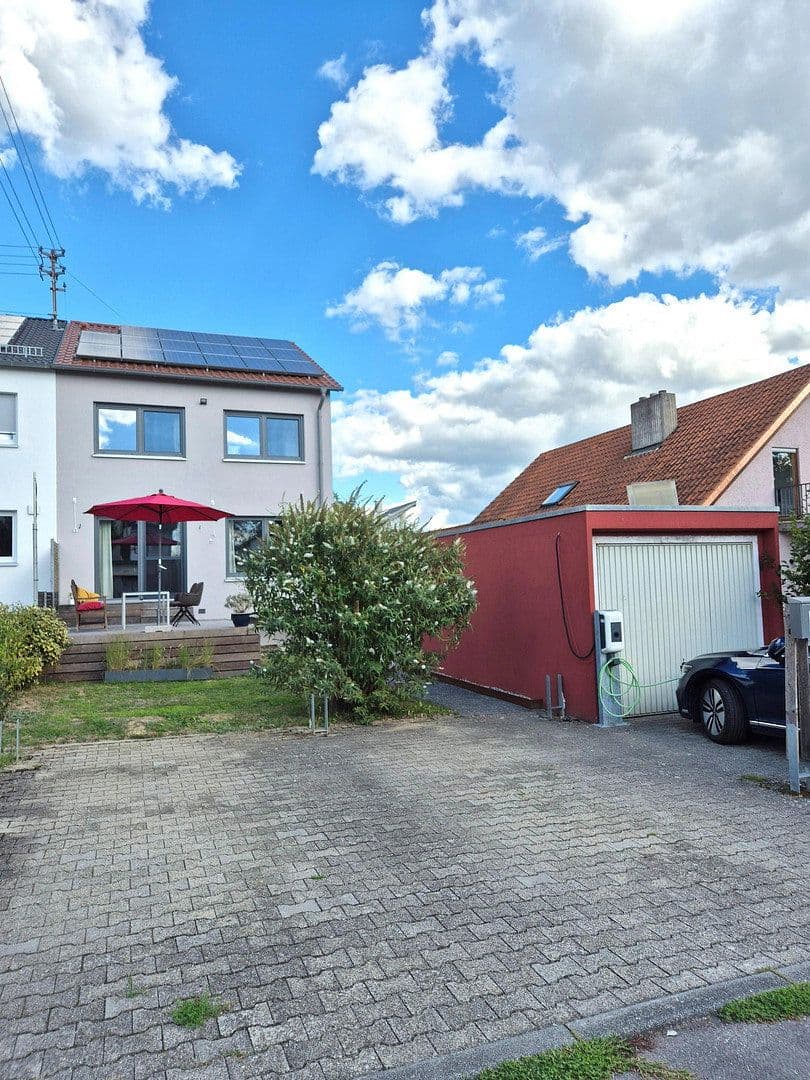 Predaj domu 103 m², pozemok 351 m², Untergruppenbach, Bádensko-Wurttembersko Predaj domu 103 m², pozemok 351 m², Untergruppenbach, Bádensko-Wurttembersko