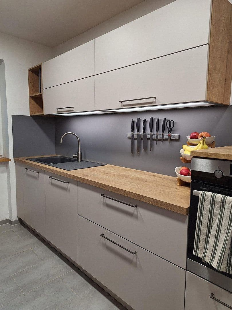 Predaj domu 103 m², pozemok 351 m², Untergruppenbach, Bádensko-Wurttembersko Predaj domu 103 m², pozemok 351 m², Untergruppenbach, Bádensko-Wurttembersko