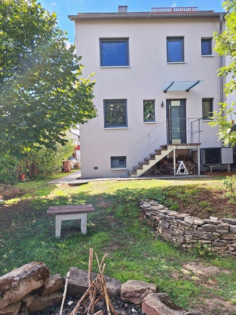 Predaj domu 103 m², pozemok 351 m², Untergruppenbach, Bádensko-Wurttembersko Predaj domu 103 m², pozemok 351 m², Untergruppenbach, Bádensko-Wurttembersko
