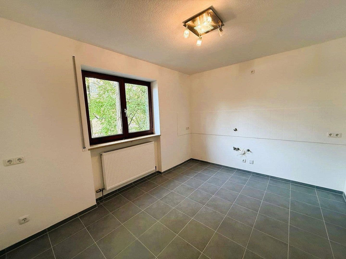 Predaj domu 154 m², pozemok 290 m², Neuendettelsau, Bavorsko Predaj domu 154 m², pozemok 290 m², Neuendettelsau, Bavorsko