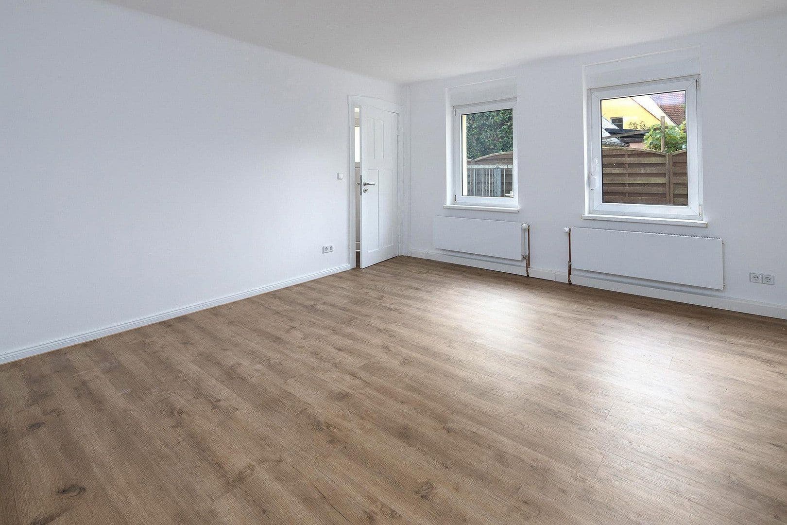 Predaj domu 123 m², pozemok 384 m², Brandenburg, Brandenbursko Predaj domu 123 m², pozemok 384 m², Brandenburg, Brandenbursko