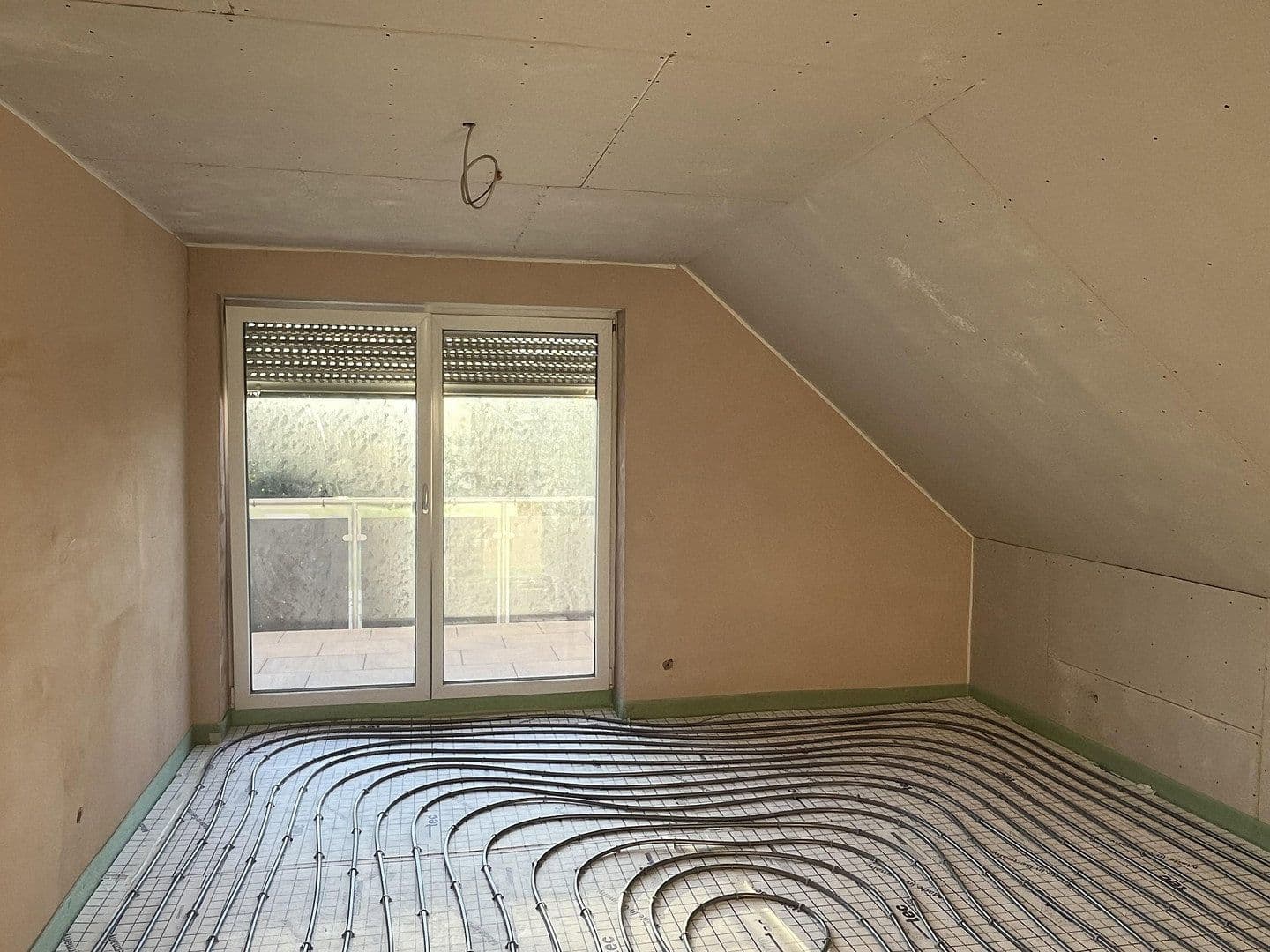 Prenájom bytu 3-izbový 83 m², Weissach im Tal, Bádensko-Wurttembersko Prenájom bytu 3-izbový 83 m², Weissach im Tal, Bádensko-Wurttembersko