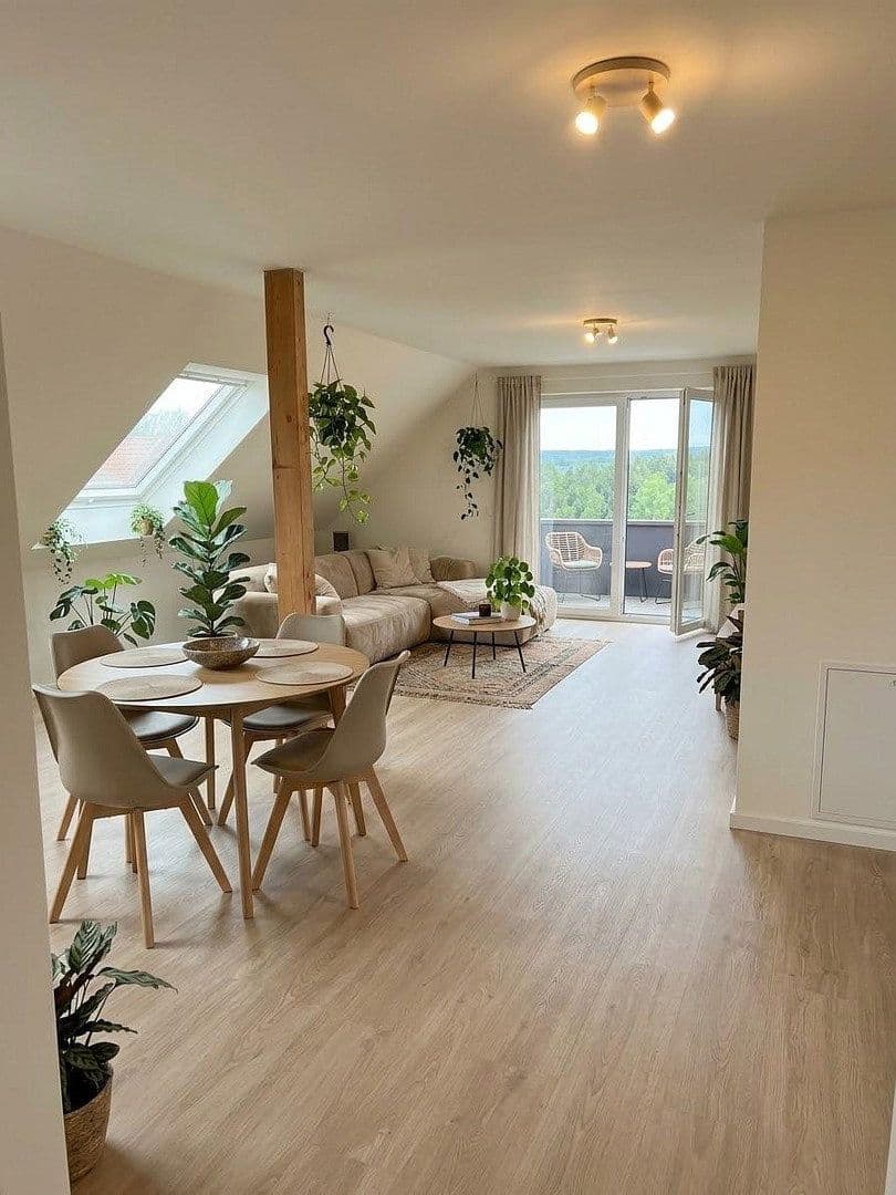 Prenájom bytu 3-izbový 83 m², Weissach im Tal, Bádensko-Wurttembersko Prenájom bytu 3-izbový 83 m², Weissach im Tal, Bádensko-Wurttembersko