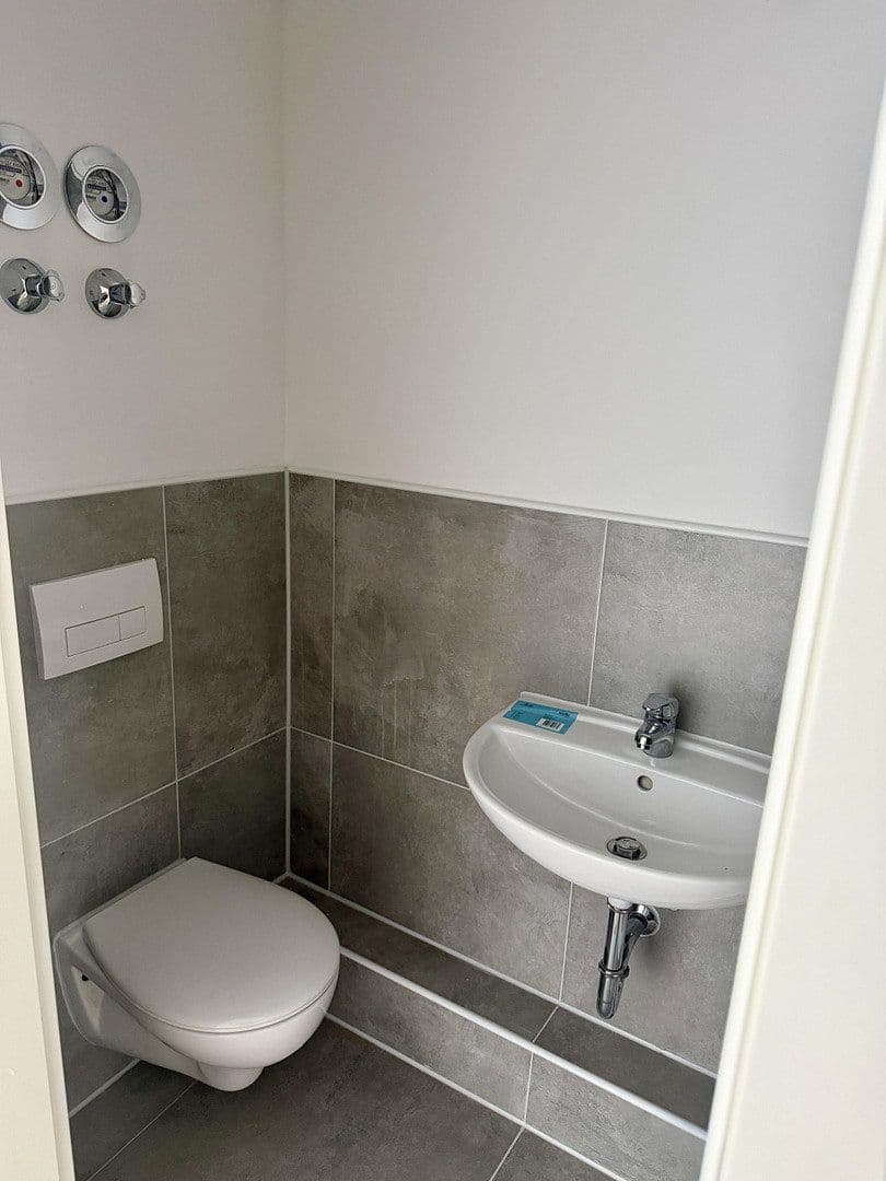 Prenájom bytu 2-izbový 55 m², Bahnstraße 40, Ratingen, Severné Porýnie - Westfálsko Prenájom bytu 2-izbový 55 m², Bahnstraße 40, Ratingen, Severné Porýnie - Westfálsko