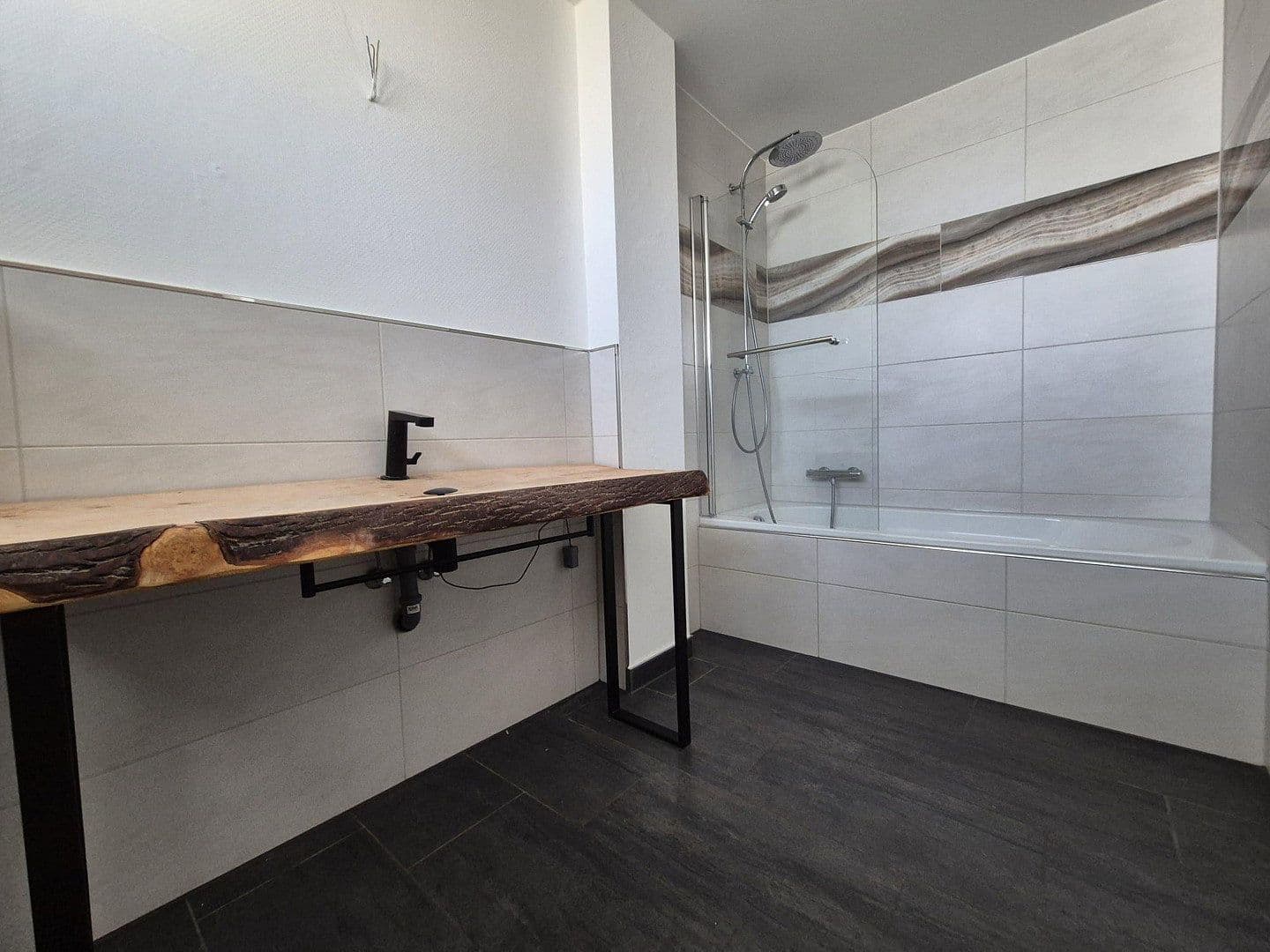 Prenájom bytu 3-izbový 71 m², Hausackerstr. 11, Essen, Severné Porýnie - Westfálsko Prenájom bytu 3-izbový 71 m², Hausackerstr. 11, Essen, Severné Porýnie - Westfálsko