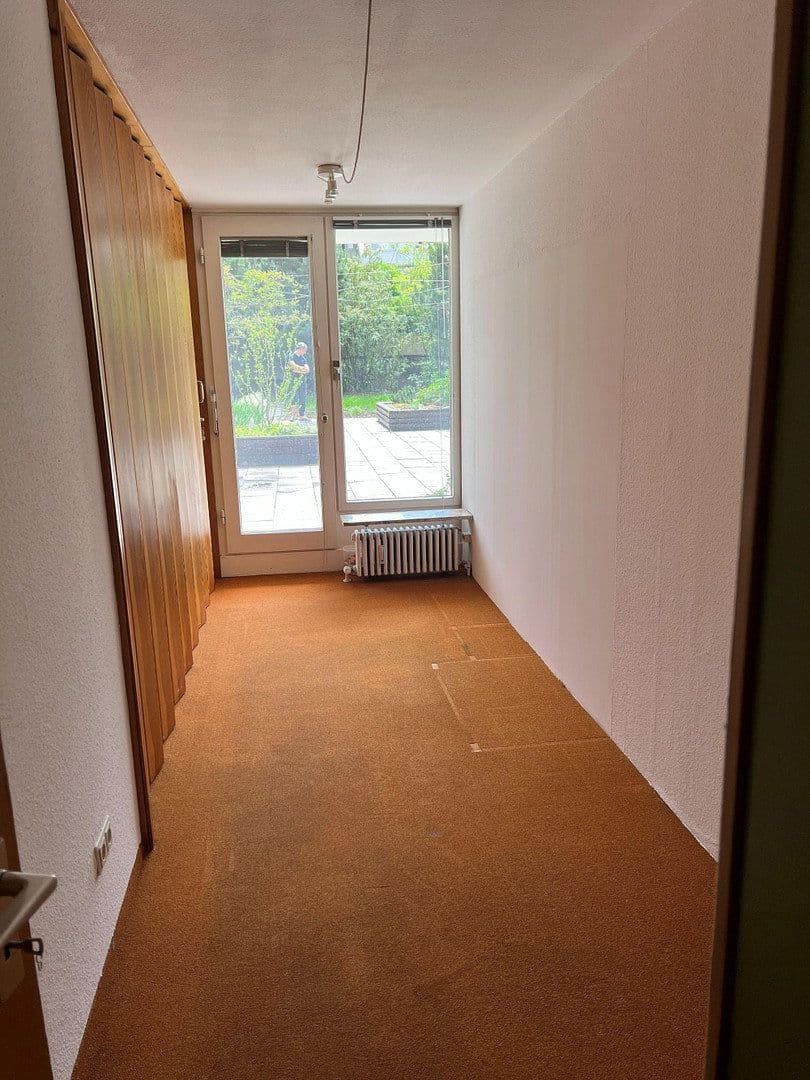 Prenájom bytu 4-izbový 106 m², Connollystraße 24, München, Bavorsko Prenájom bytu 4-izbový 106 m², Connollystraße 24, München, Bavorsko