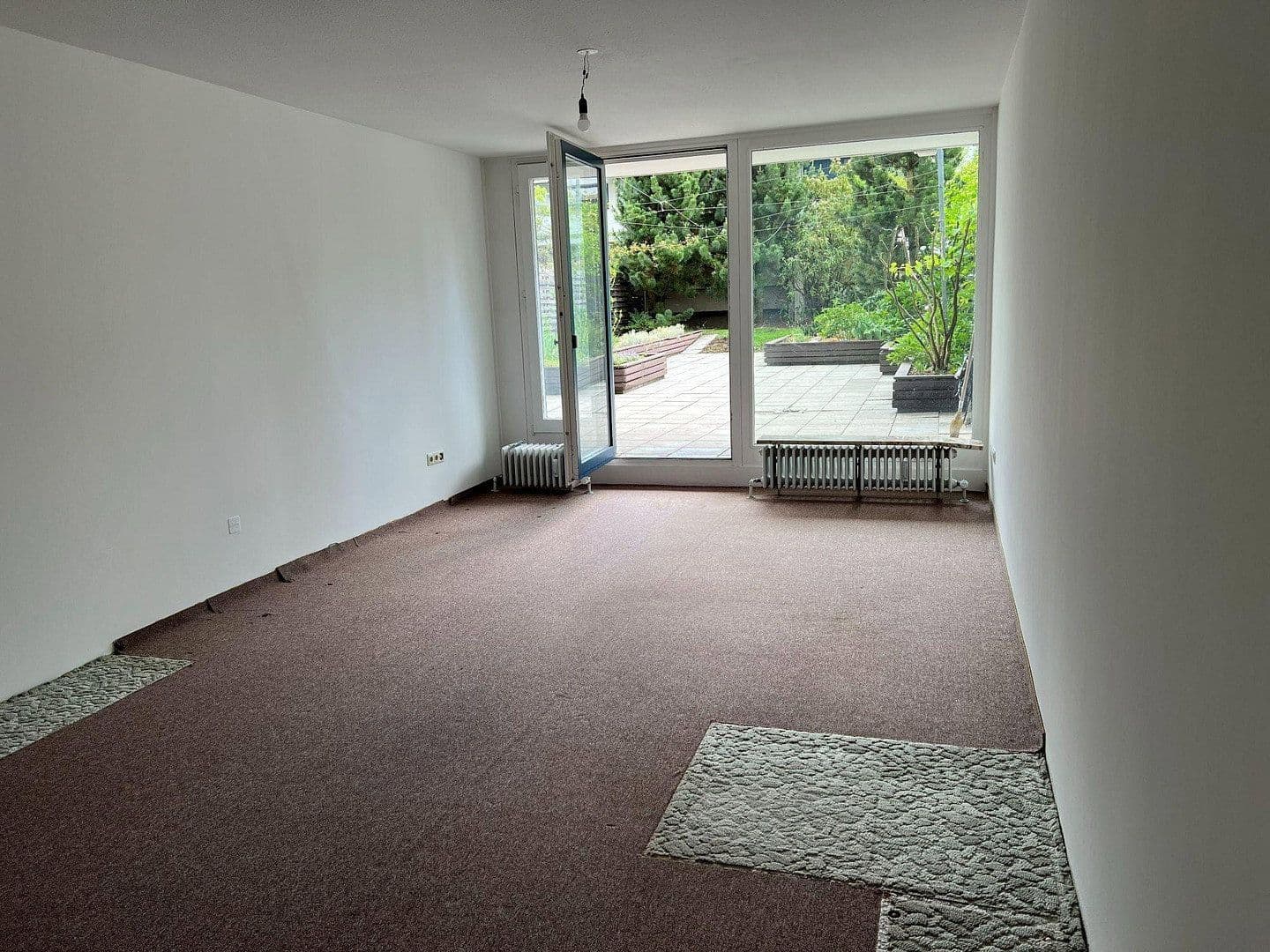 Prenájom bytu 4-izbový 106 m², Connollystraße 24, München, Bavorsko Prenájom bytu 4-izbový 106 m², Connollystraße 24, München, Bavorsko