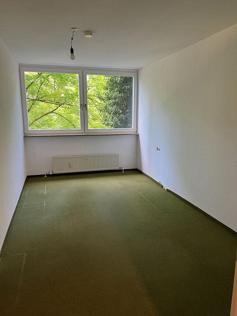 Prenájom bytu 4-izbový 106 m², Connollystraße 24, München, Bavorsko Prenájom bytu 4-izbový 106 m², Connollystraße 24, München, Bavorsko