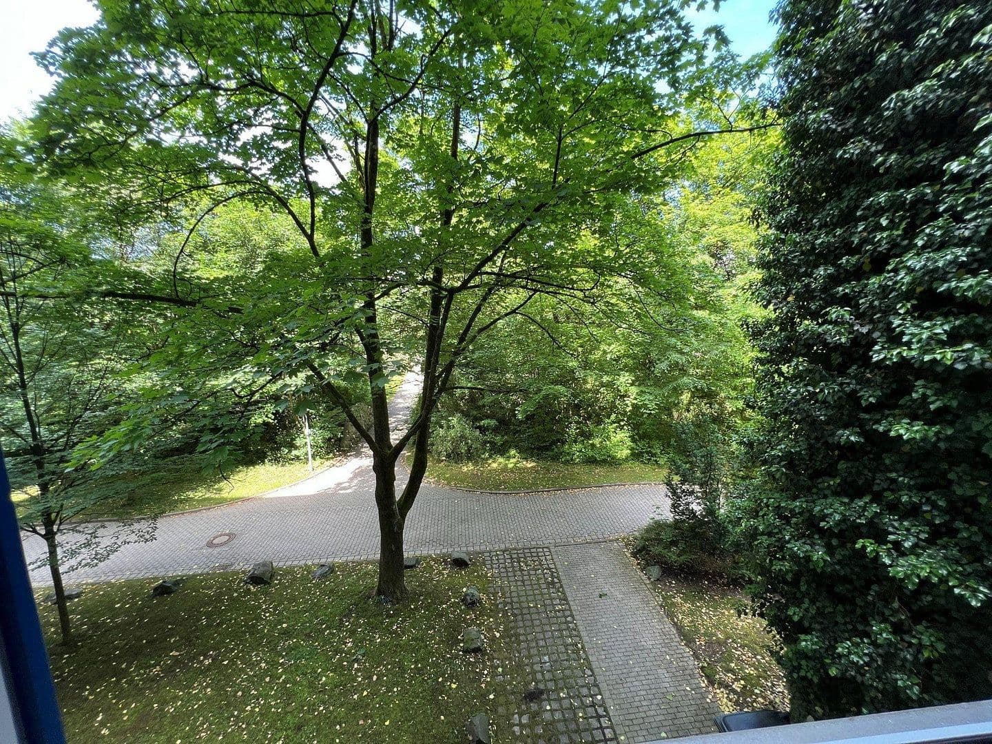 Prenájom bytu 4-izbový 106 m², Connollystraße 24, München, Bavorsko Prenájom bytu 4-izbový 106 m², Connollystraße 24, München, Bavorsko