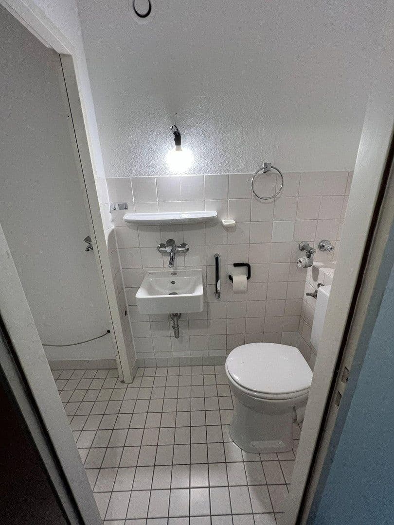 Prenájom bytu 4-izbový 106 m², Connollystraße 24, München, Bavorsko Prenájom bytu 4-izbový 106 m², Connollystraße 24, München, Bavorsko