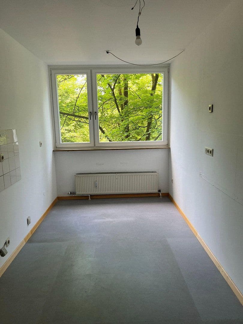 Prenájom bytu 4-izbový 106 m², Connollystraße 24, München, Bavorsko Prenájom bytu 4-izbový 106 m², Connollystraße 24, München, Bavorsko