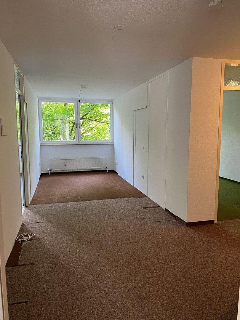 Prenájom bytu 4-izbový 106 m², Connollystraße 24, München, Bavorsko Prenájom bytu 4-izbový 106 m², Connollystraße 24, München, Bavorsko
