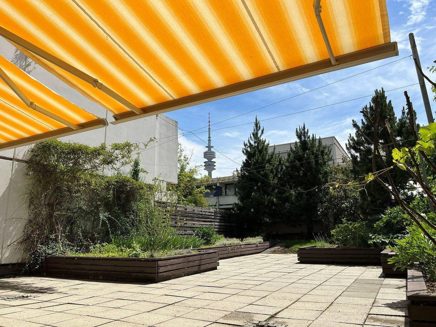 Prenájom bytu 4-izbový 106 m², Connollystraße 24, München, Bavorsko Prenájom bytu 4-izbový 106 m², Connollystraße 24, München, Bavorsko