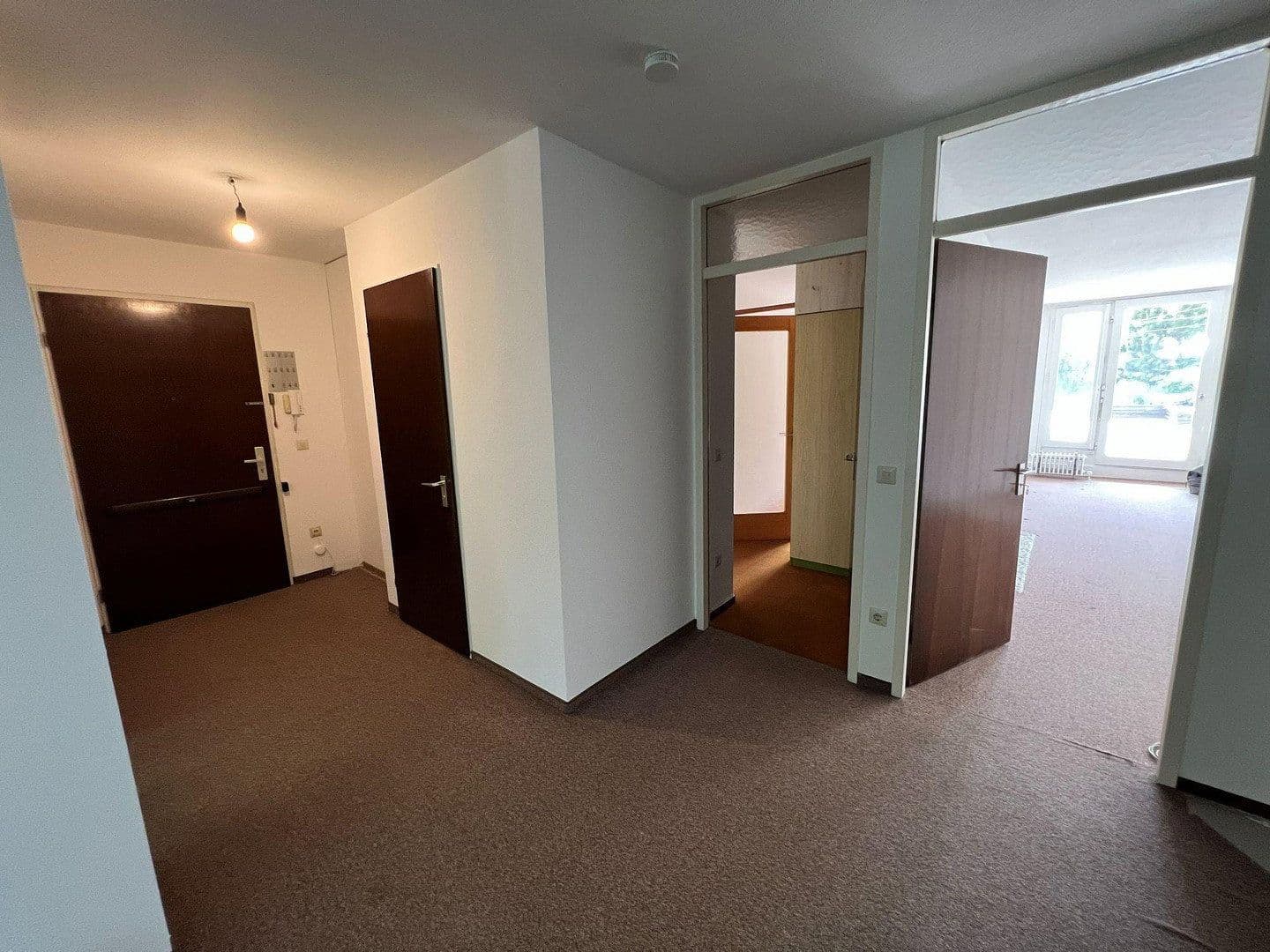 Prenájom bytu 4-izbový 106 m², Connollystraße 24, München, Bavorsko Prenájom bytu 4-izbový 106 m², Connollystraße 24, München, Bavorsko