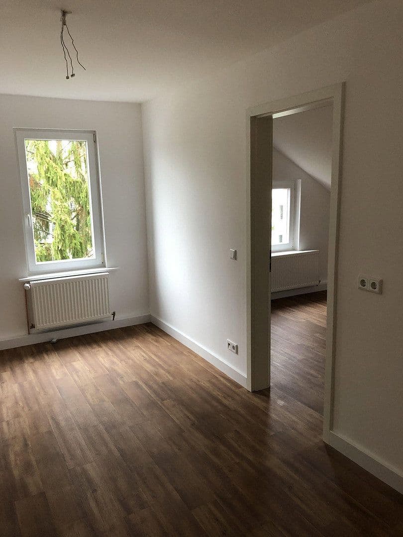 Prenájom bytu 2-izbový 40 m², Frankfurt am Main, Hesensko Prenájom bytu 2-izbový 40 m², Frankfurt am Main, Hesensko