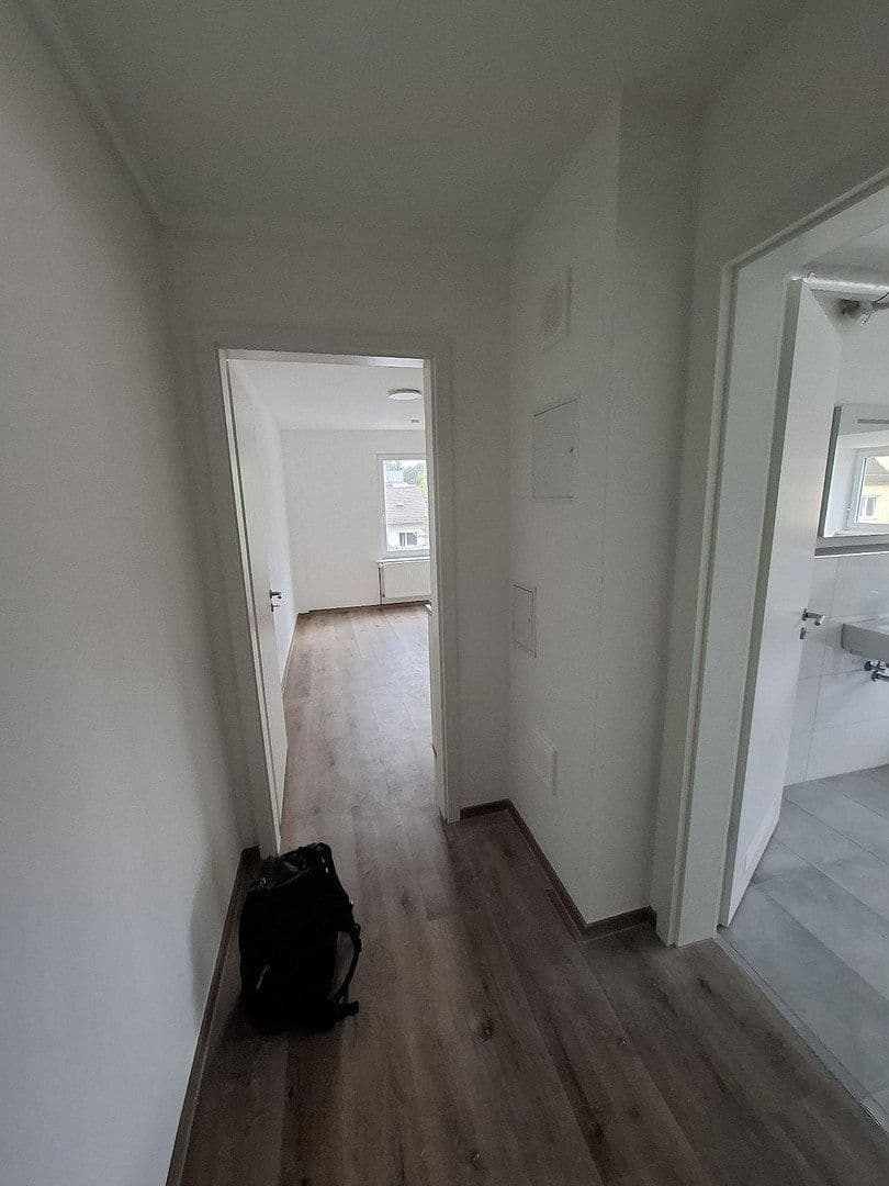 Prenájom bytu 2-izbový 40 m², Frankfurt am Main, Hesensko Prenájom bytu 2-izbový 40 m², Frankfurt am Main, Hesensko