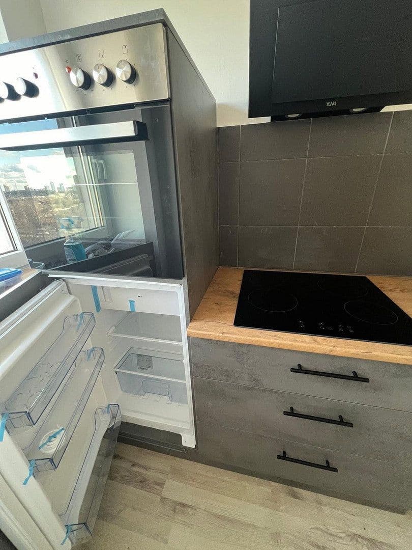 Prenájom bytu 1-izbový 90 m², Gerhart - Hauptmann Straße 15, Erlangen, Bavorsko Prenájom bytu 1-izbový 90 m², Gerhart - Hauptmann Straße 15, Erlangen, Bavorsko