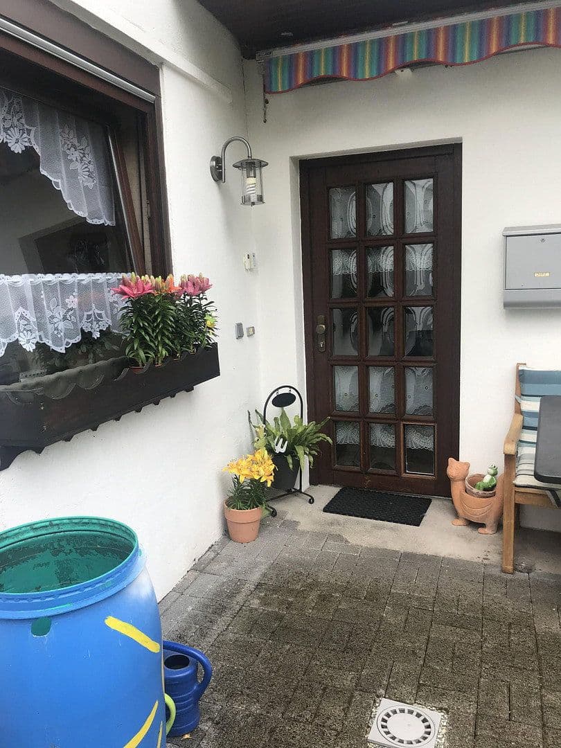 Predaj domu 180 m², pozemok 486 m², Neu-Anspach, Hesensko Predaj domu 180 m², pozemok 486 m², Neu-Anspach, Hesensko