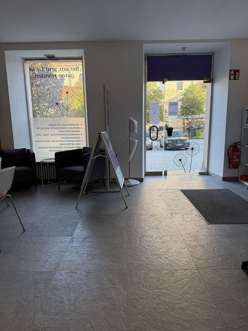 Prenájom kancelárie 150 m², Marktplatz 18, Ellwangen (Jagst), Bádensko-Wurttembersko Prenájom kancelárie 150 m², Marktplatz 18, Ellwangen (Jagst), Bádensko-Wurttembersko