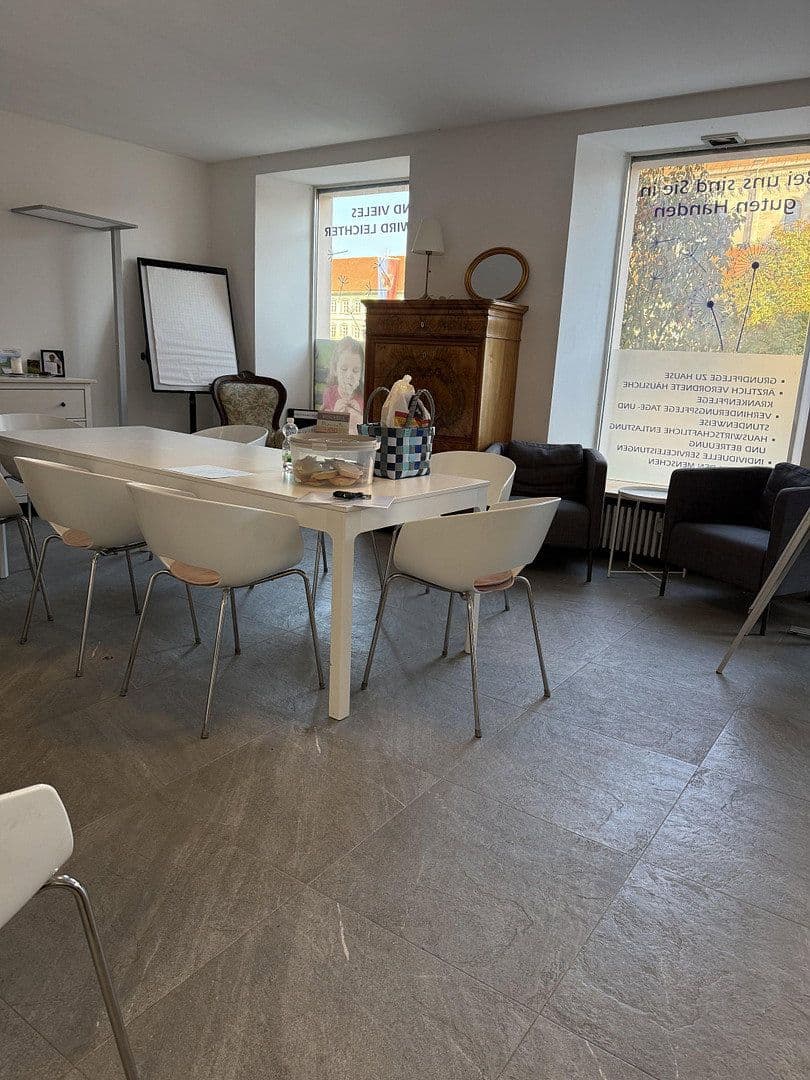 Prenájom kancelárie 150 m², Marktplatz 18, Ellwangen (Jagst), Bádensko-Wurttembersko Prenájom kancelárie 150 m², Marktplatz 18, Ellwangen (Jagst), Bádensko-Wurttembersko