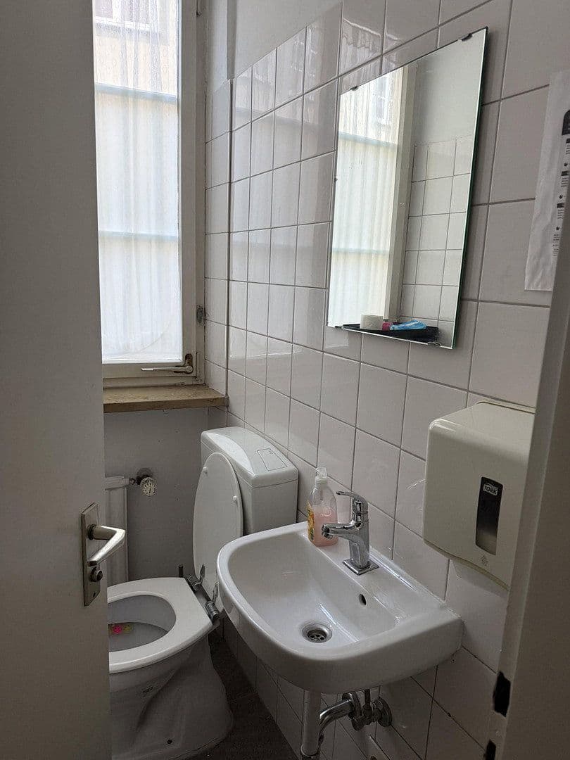 Prenájom kancelárie 150 m², Marktplatz 18, Ellwangen (Jagst), Bádensko-Wurttembersko Prenájom kancelárie 150 m², Marktplatz 18, Ellwangen (Jagst), Bádensko-Wurttembersko