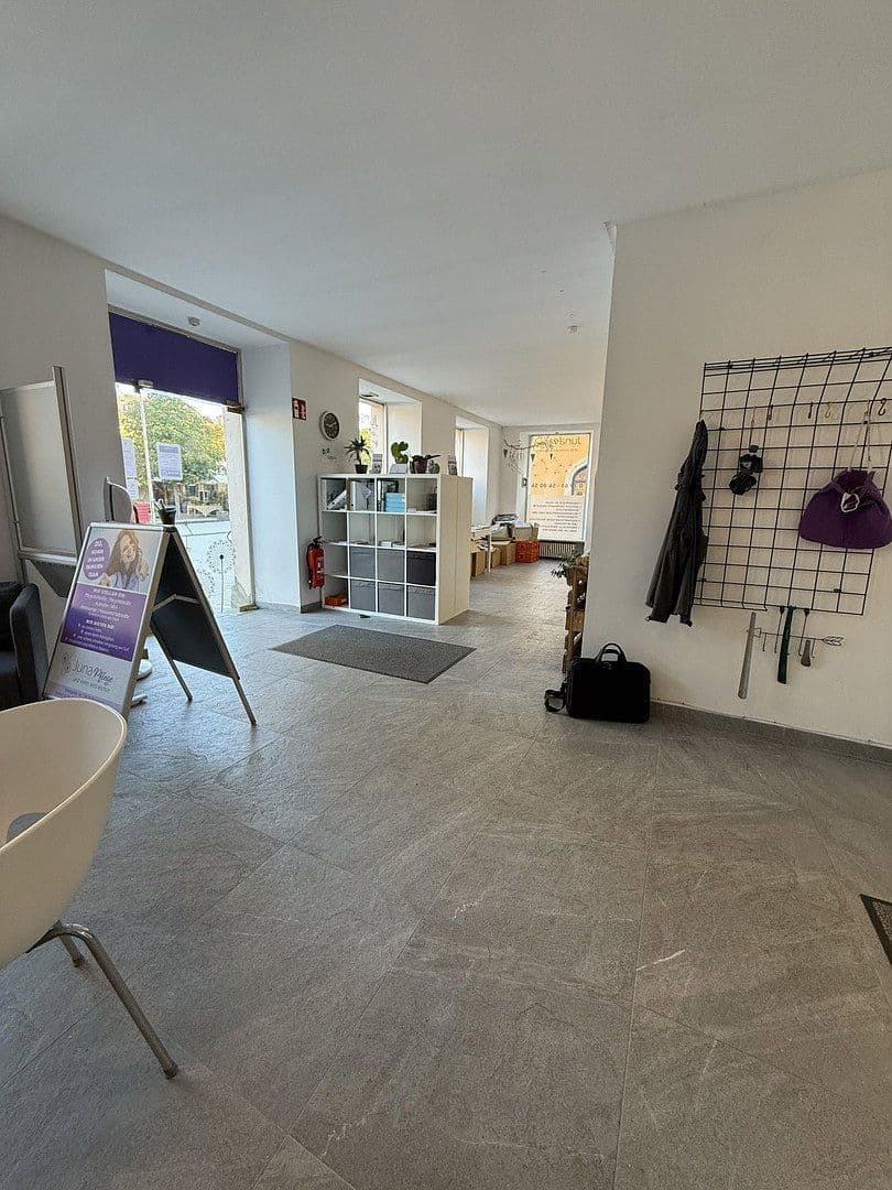 Prenájom kancelárie 150 m², Marktplatz 18, Ellwangen (Jagst), Bádensko-Wurttembersko Prenájom kancelárie 150 m², Marktplatz 18, Ellwangen (Jagst), Bádensko-Wurttembersko