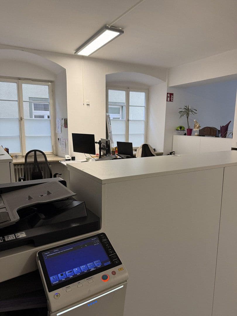 Prenájom kancelárie 150 m², Marktplatz 18, Ellwangen (Jagst), Bádensko-Wurttembersko Prenájom kancelárie 150 m², Marktplatz 18, Ellwangen (Jagst), Bádensko-Wurttembersko