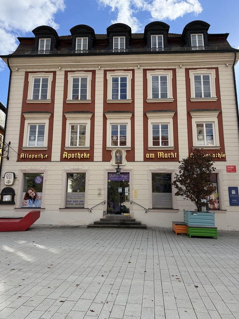 Prenájom kancelárie 150 m², Marktplatz 18, Ellwangen (Jagst), Bádensko-Wurttembersko Prenájom kancelárie 150 m², Marktplatz 18, Ellwangen (Jagst), Bádensko-Wurttembersko