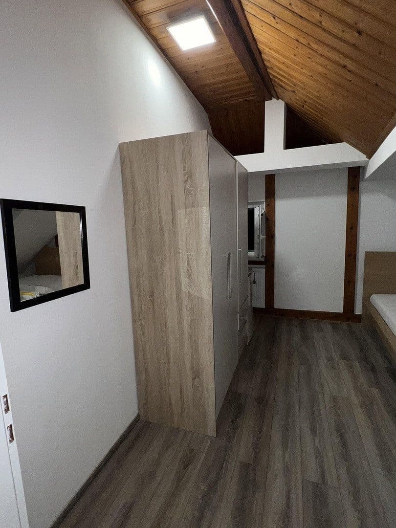 Prenájom bytu 4-izbový 103 m², Stuttgart, Bádensko-Wurttembersko Prenájom bytu 4-izbový 103 m², Stuttgart, Bádensko-Wurttembersko