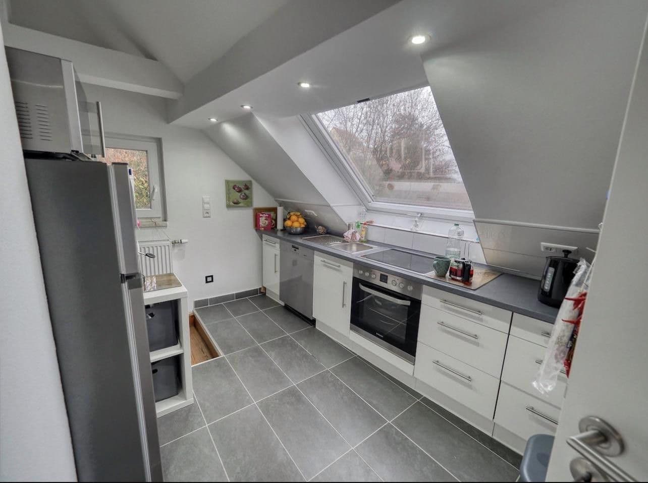 Prenájom bytu 4-izbový 103 m², Stuttgart, Bádensko-Wurttembersko Prenájom bytu 4-izbový 103 m², Stuttgart, Bádensko-Wurttembersko