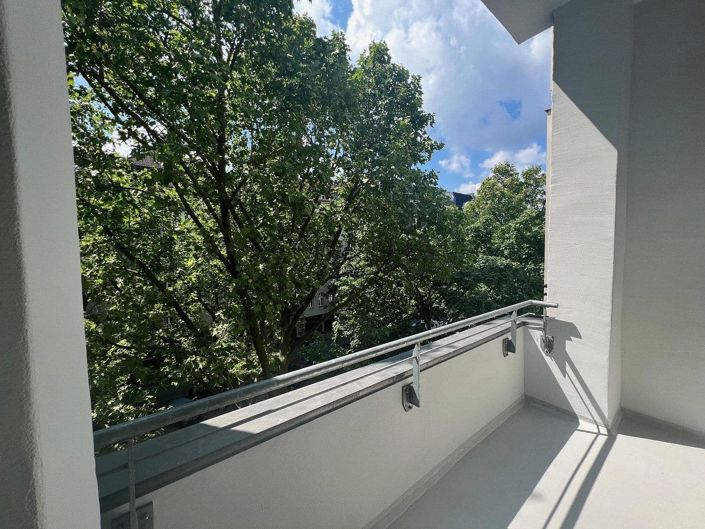 Prenájom bytu 4-izbový 141 m², Berlin, Berlín Prenájom bytu 4-izbový 141 m², Berlin, Berlín