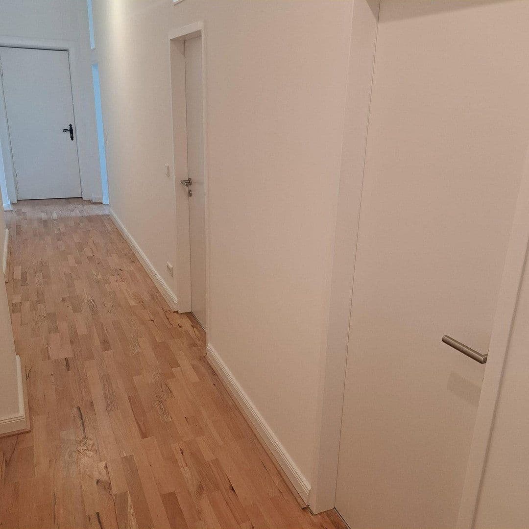 Prenájom bytu 4-izbový 141 m², Berlin, Berlín Prenájom bytu 4-izbový 141 m², Berlin, Berlín