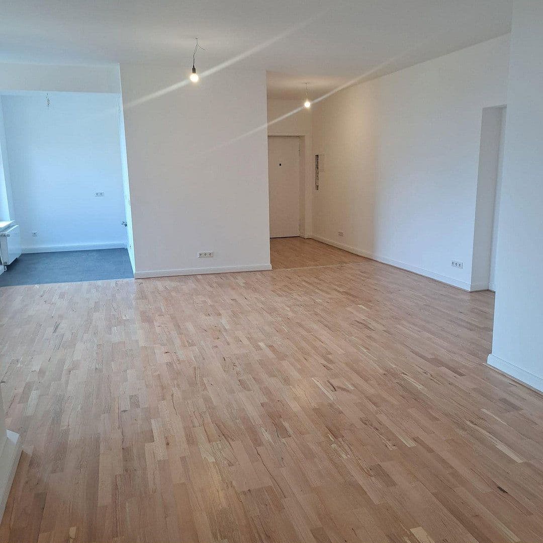 Prenájom bytu 4-izbový 141 m², Berlin, Berlín Prenájom bytu 4-izbový 141 m², Berlin, Berlín