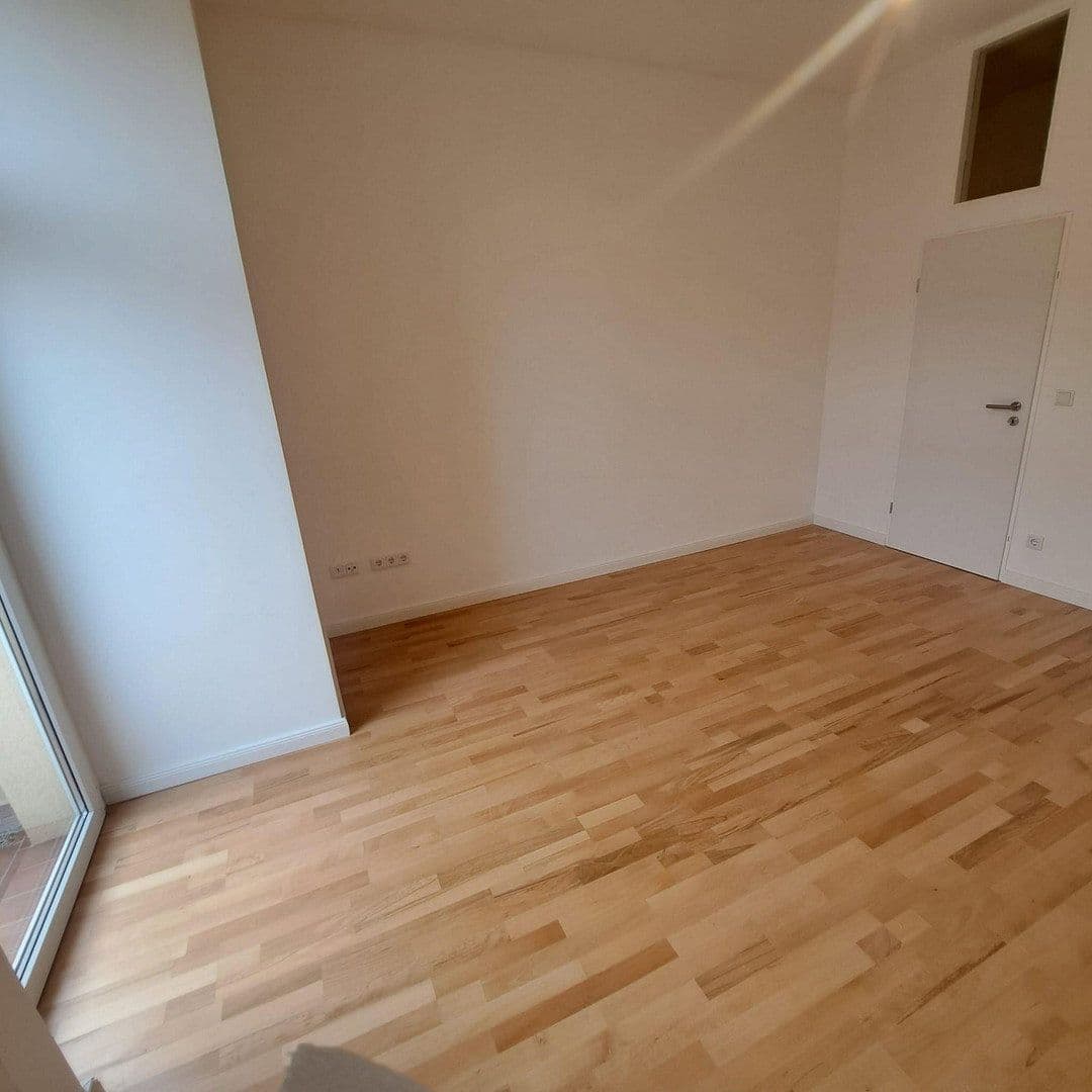 Prenájom bytu 4-izbový 141 m², Berlin, Berlín Prenájom bytu 4-izbový 141 m², Berlin, Berlín