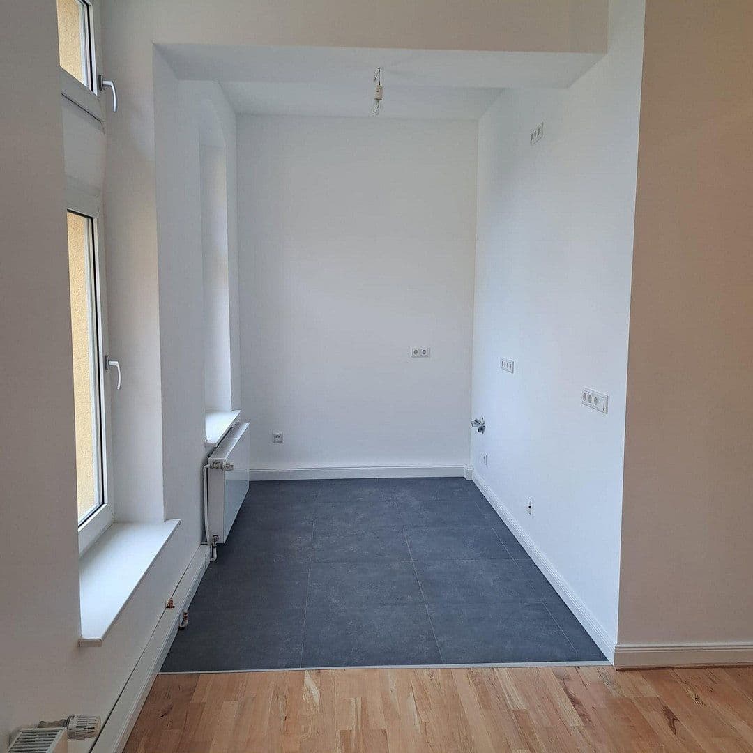 Prenájom bytu 4-izbový 141 m², Berlin, Berlín Prenájom bytu 4-izbový 141 m², Berlin, Berlín