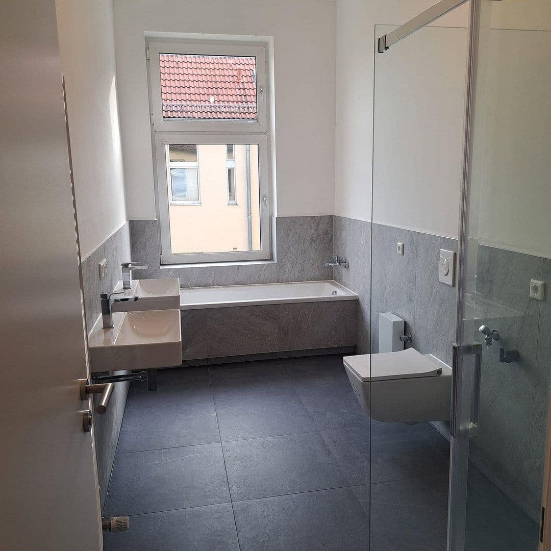 Prenájom bytu 4-izbový 141 m², Berlin, Berlín Prenájom bytu 4-izbový 141 m², Berlin, Berlín