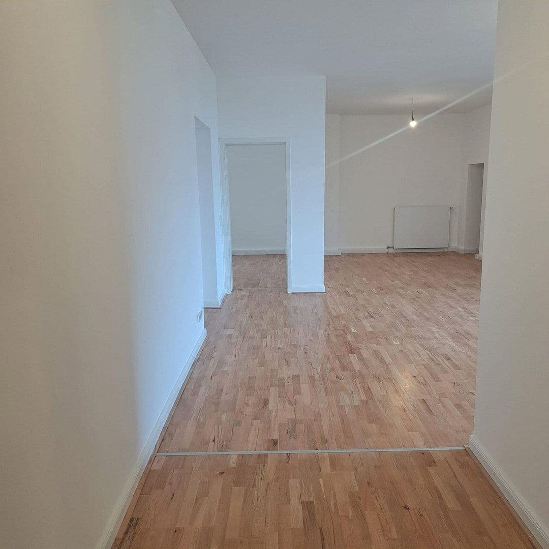 Prenájom bytu 4-izbový 141 m², Berlin, Berlín Prenájom bytu 4-izbový 141 m², Berlin, Berlín