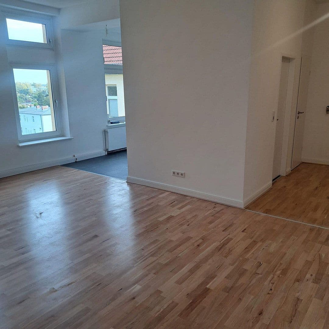 Prenájom bytu 4-izbový 141 m², Berlin, Berlín Prenájom bytu 4-izbový 141 m², Berlin, Berlín