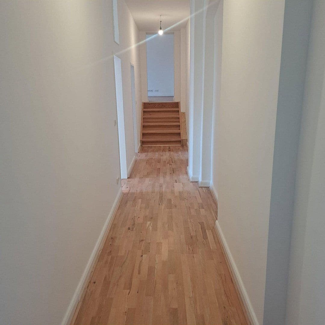 Prenájom bytu 4-izbový 141 m², Berlin, Berlín Prenájom bytu 4-izbový 141 m², Berlin, Berlín