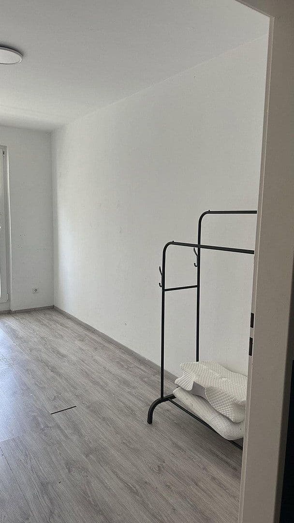 Prenájom bytu 3-izbový 75 m², Ferdinandstr., Düsseldorf, Severné Porýnie - Westfálsko Prenájom bytu 3-izbový 75 m², Ferdinandstr., Düsseldorf, Severné Porýnie - Westfálsko