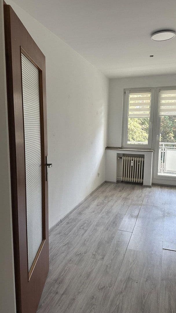 Prenájom bytu 3-izbový 75 m², Ferdinandstr., Düsseldorf, Severné Porýnie - Westfálsko Prenájom bytu 3-izbový 75 m², Ferdinandstr., Düsseldorf, Severné Porýnie - Westfálsko
