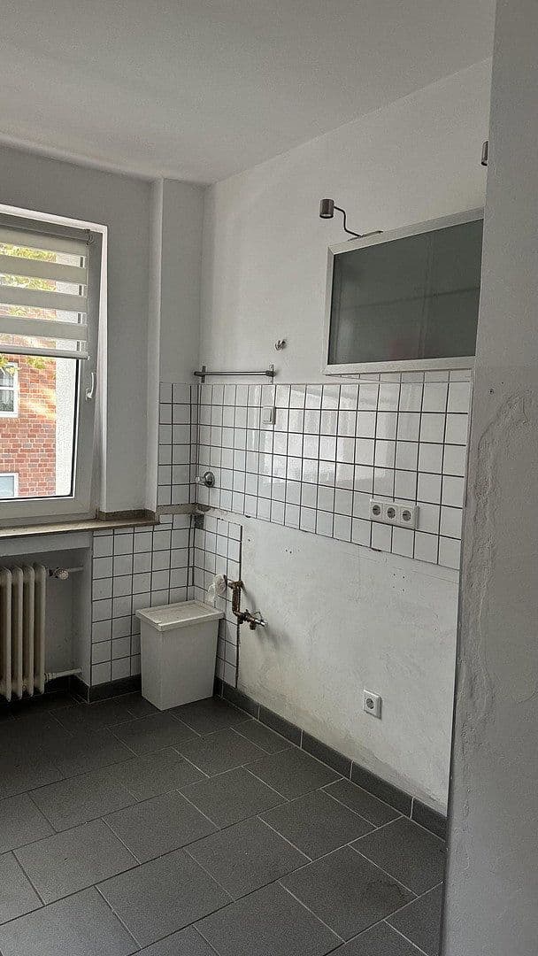 Prenájom bytu 3-izbový 75 m², Ferdinandstr., Düsseldorf, Severné Porýnie - Westfálsko Prenájom bytu 3-izbový 75 m², Ferdinandstr., Düsseldorf, Severné Porýnie - Westfálsko