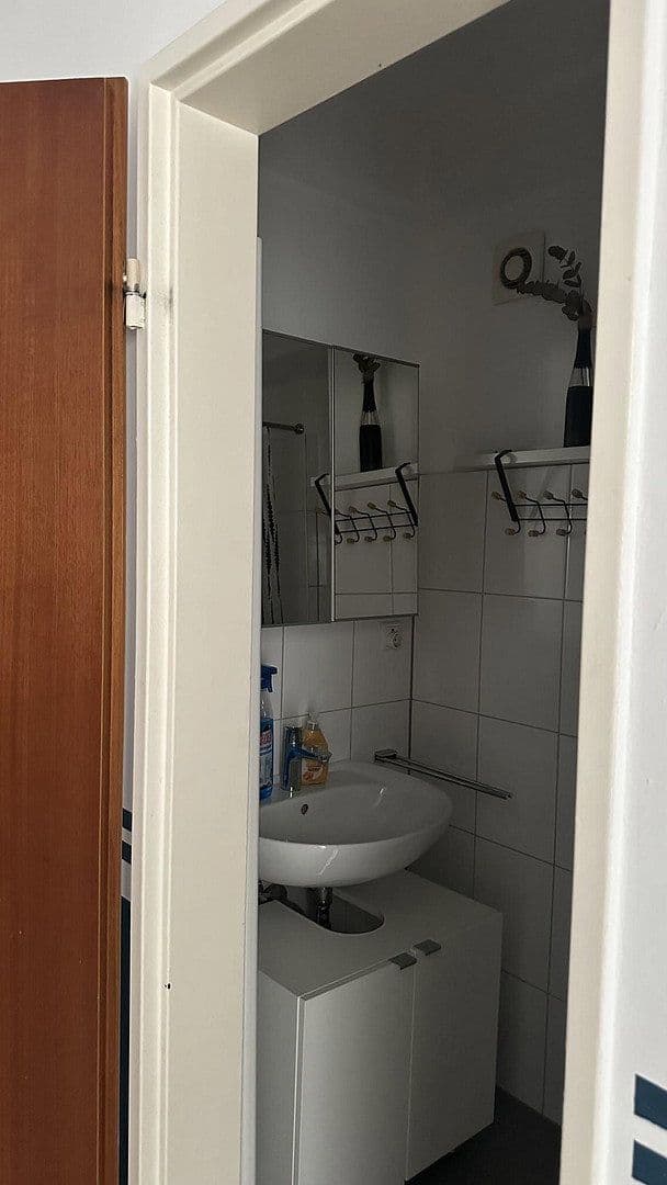 Prenájom bytu 3-izbový 75 m², Ferdinandstr., Düsseldorf, Severné Porýnie - Westfálsko Prenájom bytu 3-izbový 75 m², Ferdinandstr., Düsseldorf, Severné Porýnie - Westfálsko