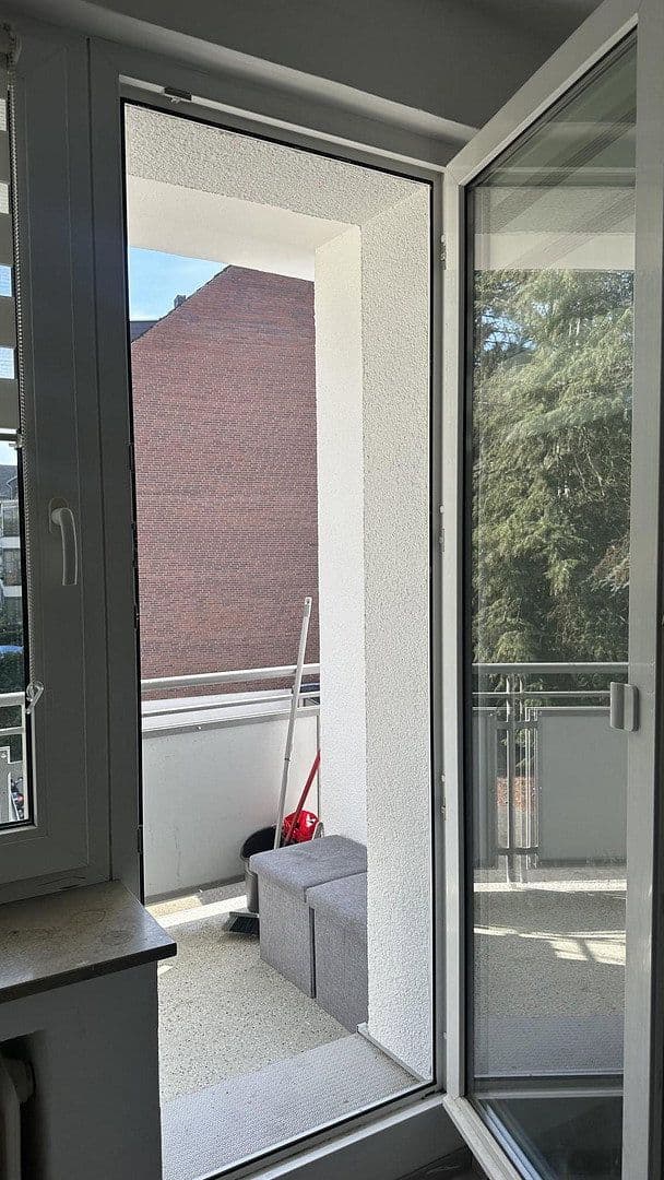 Prenájom bytu 3-izbový 75 m², Ferdinandstr., Düsseldorf, Severné Porýnie - Westfálsko Prenájom bytu 3-izbový 75 m², Ferdinandstr., Düsseldorf, Severné Porýnie - Westfálsko