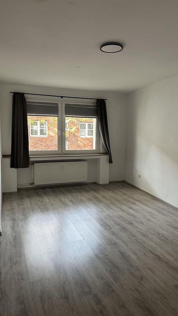 Prenájom bytu 3-izbový 75 m², Ferdinandstr., Düsseldorf, Severné Porýnie - Westfálsko Prenájom bytu 3-izbový 75 m², Ferdinandstr., Düsseldorf, Severné Porýnie - Westfálsko