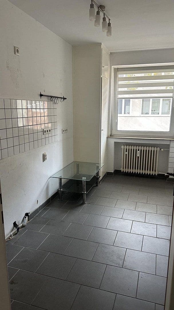 Prenájom bytu 3-izbový 75 m², Ferdinandstr., Düsseldorf, Severné Porýnie - Westfálsko Prenájom bytu 3-izbový 75 m², Ferdinandstr., Düsseldorf, Severné Porýnie - Westfálsko